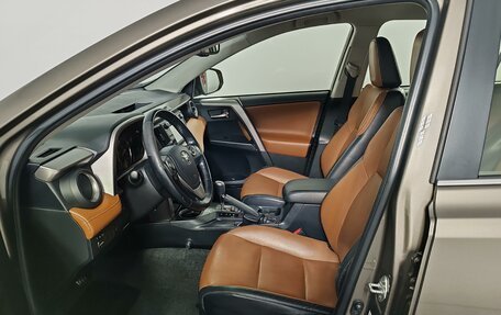 Toyota RAV4, 2016 год, 2 375 000 рублей, 16 фотография