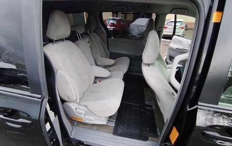 Toyota Sienna III, 2012 год, 1 900 000 рублей, 10 фотография