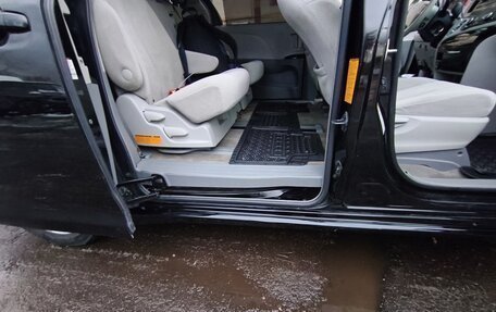 Toyota Sienna III, 2012 год, 1 900 000 рублей, 14 фотография