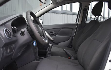 Renault Logan II, 2019 год, 569 999 рублей, 10 фотография