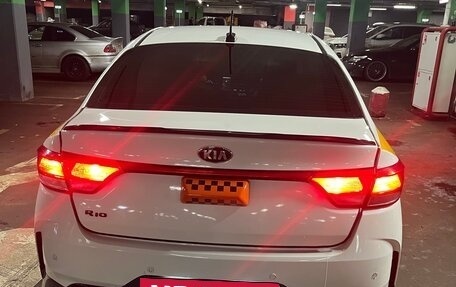 KIA Rio IV, 2018 год, 1 100 000 рублей, 6 фотография