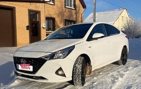 Hyundai Solaris II рестайлинг, 2021 год, 1 450 000 рублей, 2 фотография