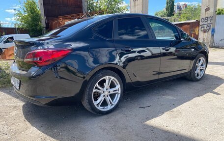 Opel Astra J, 2013 год, 1 000 000 рублей, 3 фотография