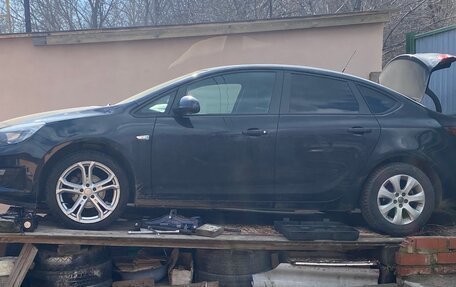 Opel Astra J, 2013 год, 1 000 000 рублей, 6 фотография