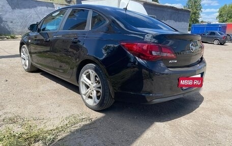 Opel Astra J, 2013 год, 1 000 000 рублей, 4 фотография
