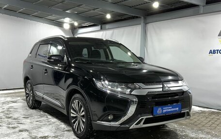 Mitsubishi Outlander III рестайлинг 3, 2018 год, 2 049 000 рублей, 7 фотография