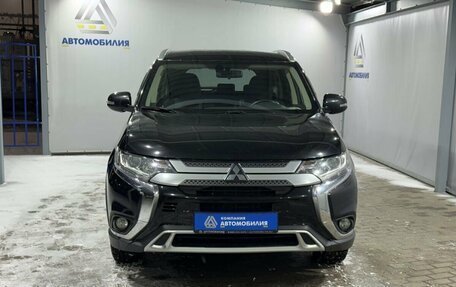 Mitsubishi Outlander III рестайлинг 3, 2018 год, 2 049 000 рублей, 8 фотография