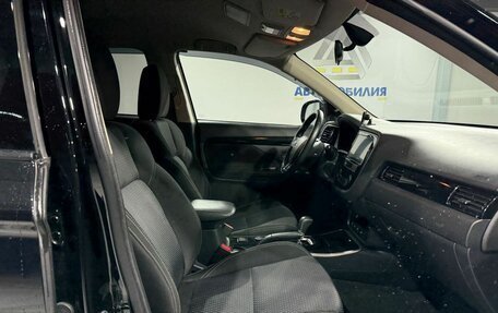 Mitsubishi Outlander III рестайлинг 3, 2018 год, 2 049 000 рублей, 11 фотография