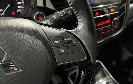 Mitsubishi Outlander III рестайлинг 3, 2018 год, 2 049 000 рублей, 14 фотография