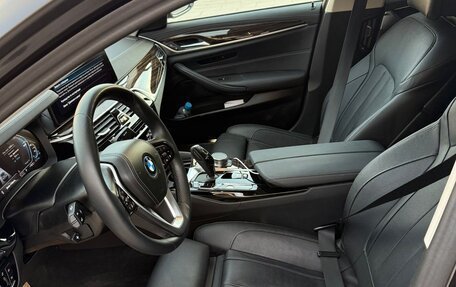 BMW 5 серия, 2023 год, 4 500 000 рублей, 2 фотография