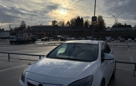 Opel Astra J, 2011 год, 800 000 рублей, 1 фотография