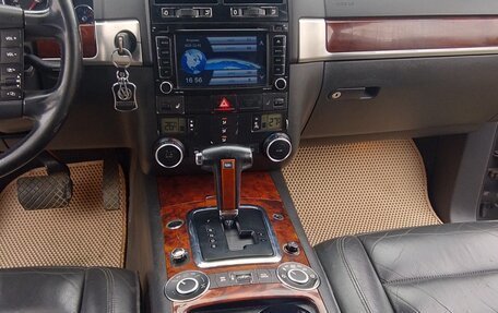 Volkswagen Touareg III, 2005 год, 850 000 рублей, 20 фотография