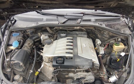 Volkswagen Touareg III, 2005 год, 850 000 рублей, 21 фотография