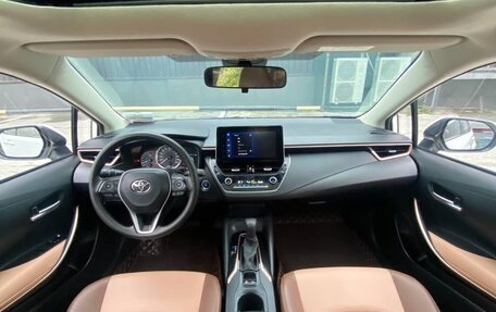 Toyota Corolla, 2021 год, 2 300 000 рублей, 5 фотография