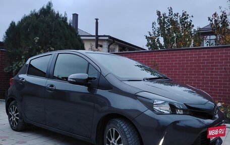 Toyota Vitz, 2016 год, 900 000 рублей, 2 фотография