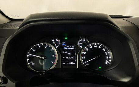 Toyota Land Cruiser Prado 150 рестайлинг 2, 2021 год, 7 197 000 рублей, 11 фотография