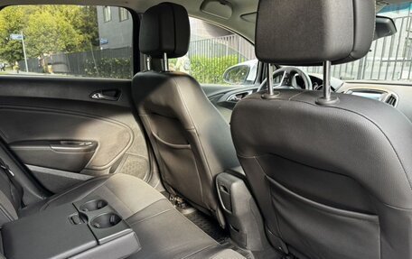 Opel Astra J, 2011 год, 800 000 рублей, 8 фотография