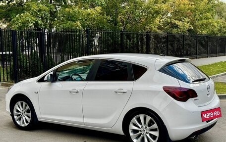 Opel Astra J, 2011 год, 800 000 рублей, 14 фотография