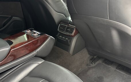 Audi A8, 2013 год, 1 350 000 рублей, 21 фотография