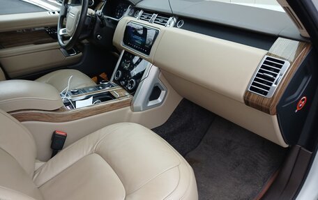 Land Rover Range Rover IV рестайлинг, 2018 год, 7 098 000 рублей, 13 фотография