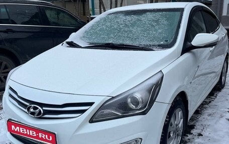 Hyundai Solaris II рестайлинг, 2015 год, 930 000 рублей, 4 фотография