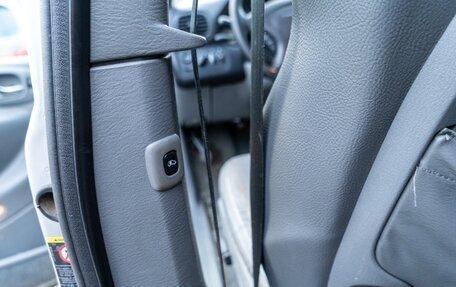 Chrysler Voyager IV, 2004 год, 990 000 рублей, 17 фотография