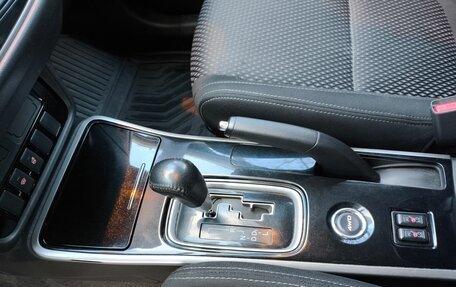 Mitsubishi Outlander III рестайлинг 3, 2017 год, 1 600 000 рублей, 7 фотография