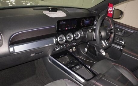 Mercedes-Benz GLB, 2023 год, 3 270 000 рублей, 5 фотография