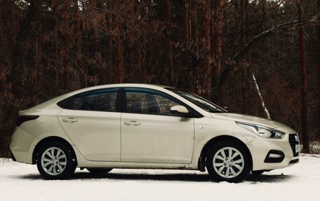 Hyundai Solaris II рестайлинг, 2020 год, 1 350 000 рублей, 4 фотография