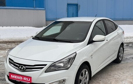 Hyundai Solaris II рестайлинг, 2016 год, 1 050 000 рублей, 2 фотография