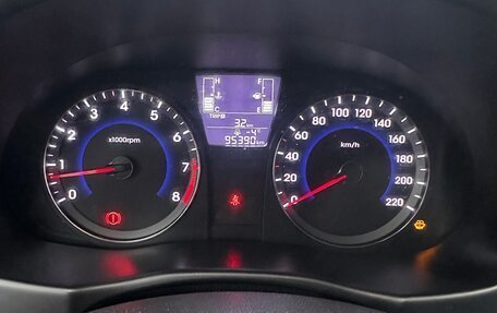 Hyundai Solaris II рестайлинг, 2016 год, 1 050 000 рублей, 12 фотография