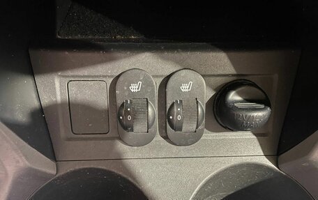 Toyota RAV4, 2006 год, 1 000 000 рублей, 19 фотография