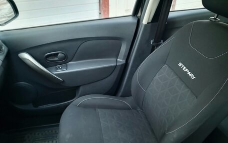 Renault Sandero II рестайлинг, 2016 год, 980 000 рублей, 19 фотография