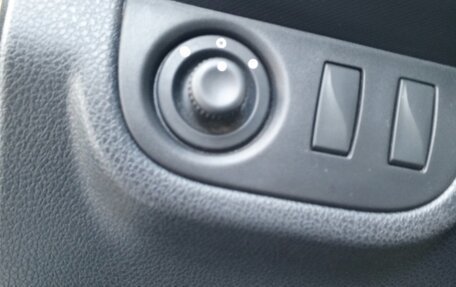 Renault Sandero II рестайлинг, 2016 год, 980 000 рублей, 18 фотография