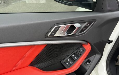 BMW 1 серия, 2022 год, 2 525 178 рублей, 10 фотография