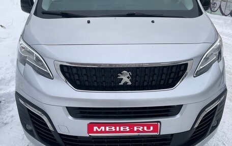Peugeot Traveller I, 2018 год, 2 099 000 рублей, 1 фотография