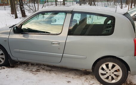 Renault Clio III, 2001 год, 410 000 рублей, 3 фотография