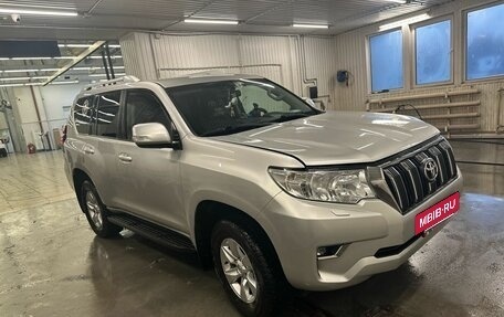 Toyota Land Cruiser Prado 150 рестайлинг 2, 2021 год, 5 199 000 рублей, 3 фотография