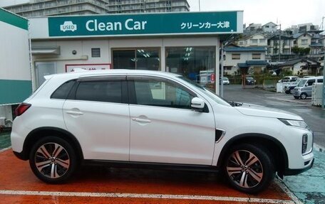 Mitsubishi RVR III рестайлинг, 2023 год, 1 855 000 рублей, 16 фотография