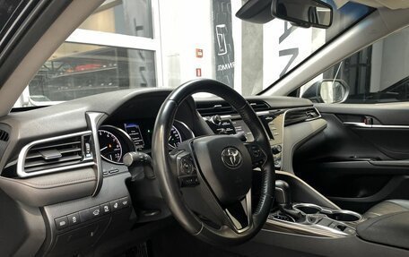 Toyota Camry, 2019 год, 2 900 000 рублей, 9 фотография