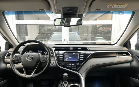 Toyota Camry, 2019 год, 2 900 000 рублей, 12 фотография