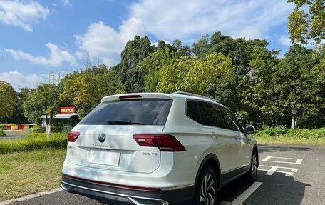 Volkswagen Tiguan II, 2023 год, 2 290 000 рублей, 6 фотография