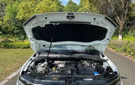 Volkswagen Tiguan II, 2023 год, 2 290 000 рублей, 14 фотография