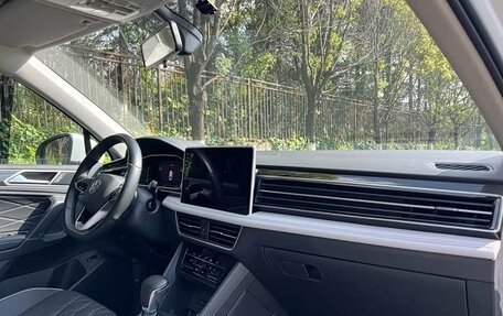 Volkswagen Tiguan II, 2023 год, 2 290 000 рублей, 15 фотография