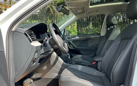 Volkswagen Tiguan II, 2023 год, 2 290 000 рублей, 19 фотография