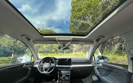 Volkswagen Tiguan II, 2023 год, 2 290 000 рублей, 23 фотография