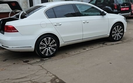 Volkswagen Passat B7, 2011 год, 999 999 рублей, 1 фотография