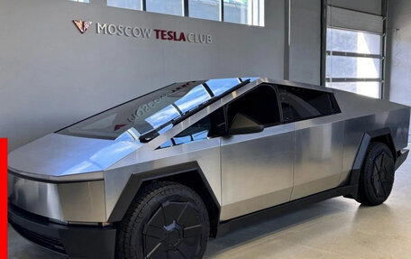 Tesla Cybertruck, 2024 год, 24 000 000 рублей, 2 фотография