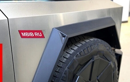 Tesla Cybertruck, 2024 год, 24 000 000 рублей, 10 фотография