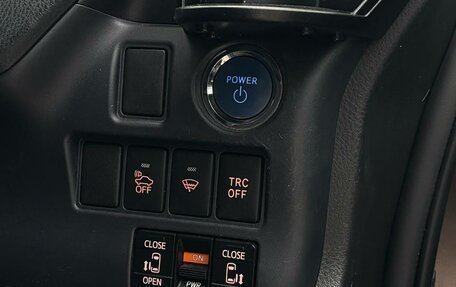 Toyota Noah III, 2015 год, 1 900 000 рублей, 12 фотография